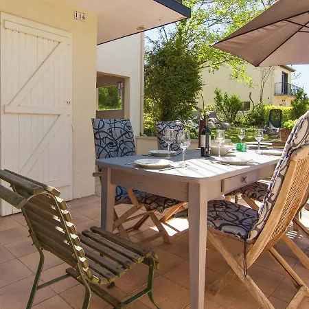 Vila Cosy In With Lush Views ' Ecuras